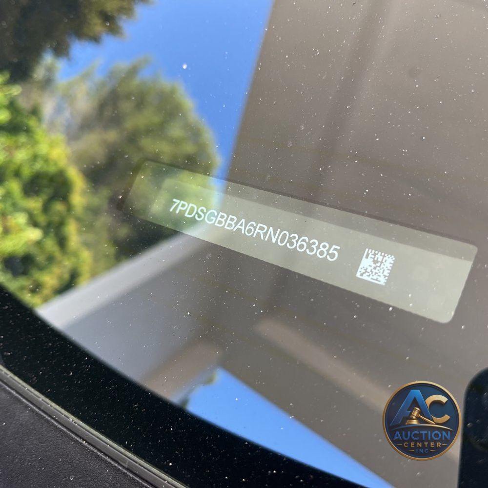 2024 Rivian R1S Adventure Dual-Motor