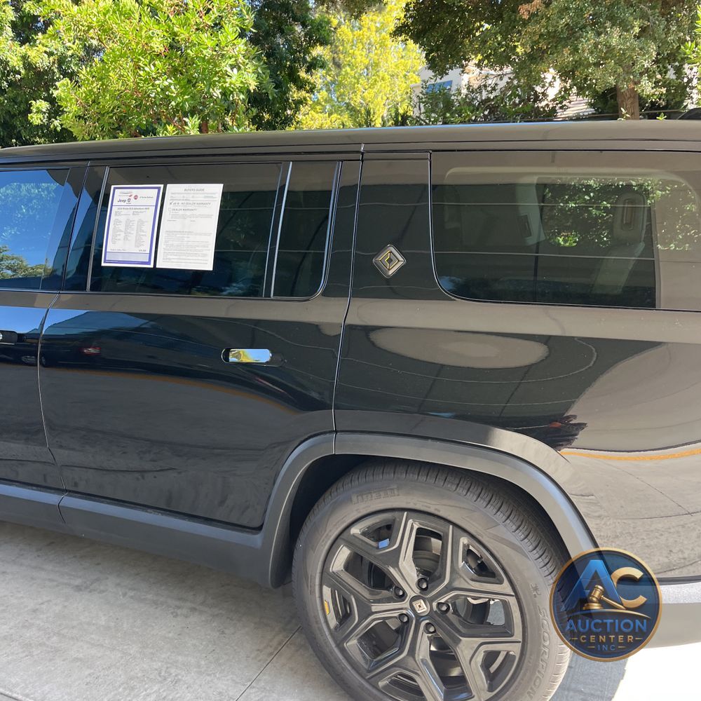 2024 Rivian R1S Adventure Dual-Motor