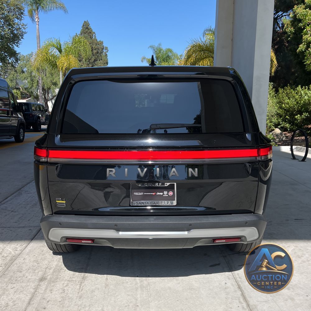2024 Rivian R1S Adventure Dual-Motor