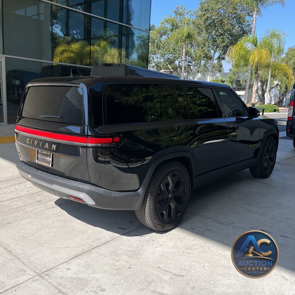 2024 Rivian R1S Adventure Dual-Motor