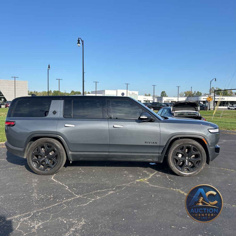 2024 Rivian R1S Adventure Dual-Motor