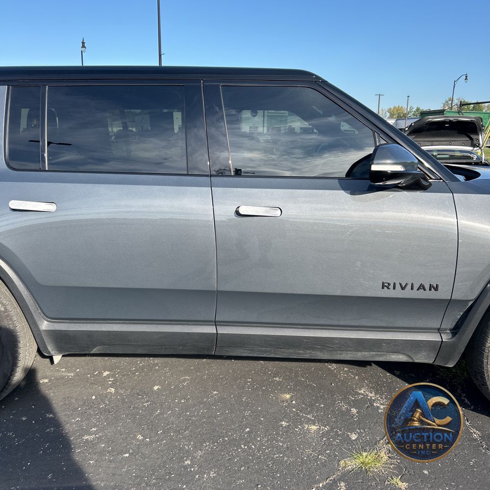 2024 Rivian R1S Adventure Dual-Motor
