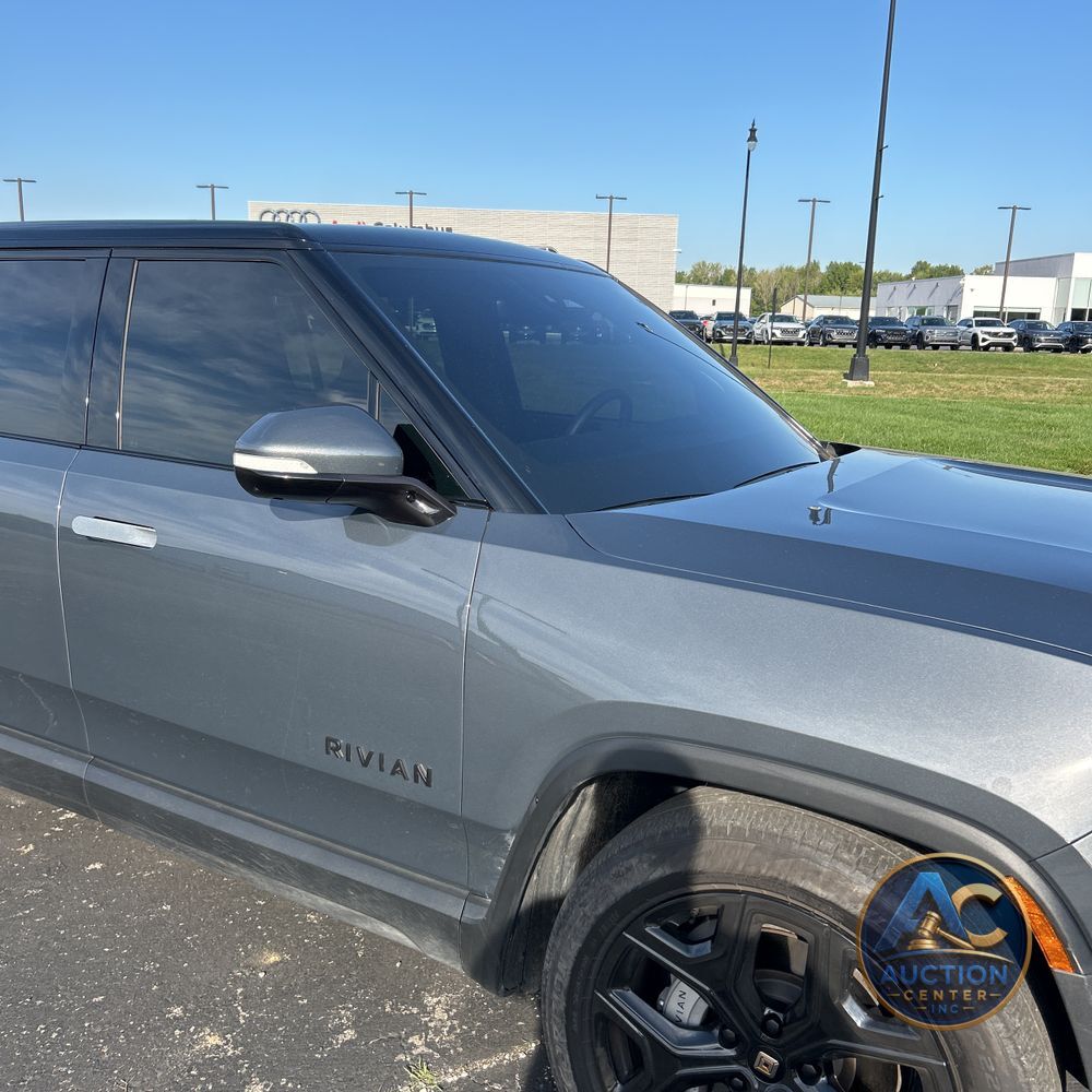 2024 Rivian R1S Adventure Dual-Motor