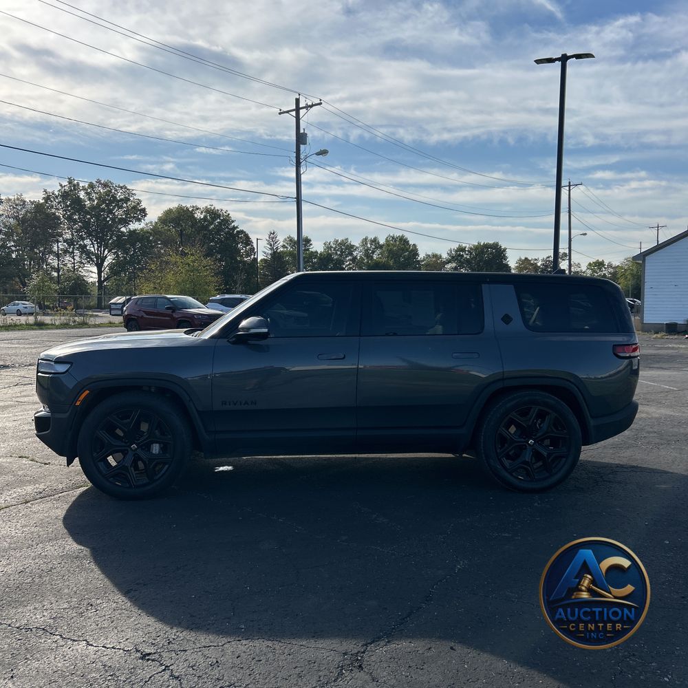 2024 Rivian R1S Adventure Dual-Motor