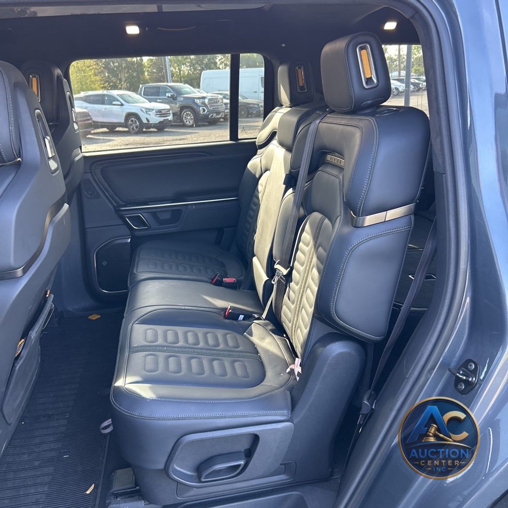 2024 Rivian R1S Adventure Dual-Motor