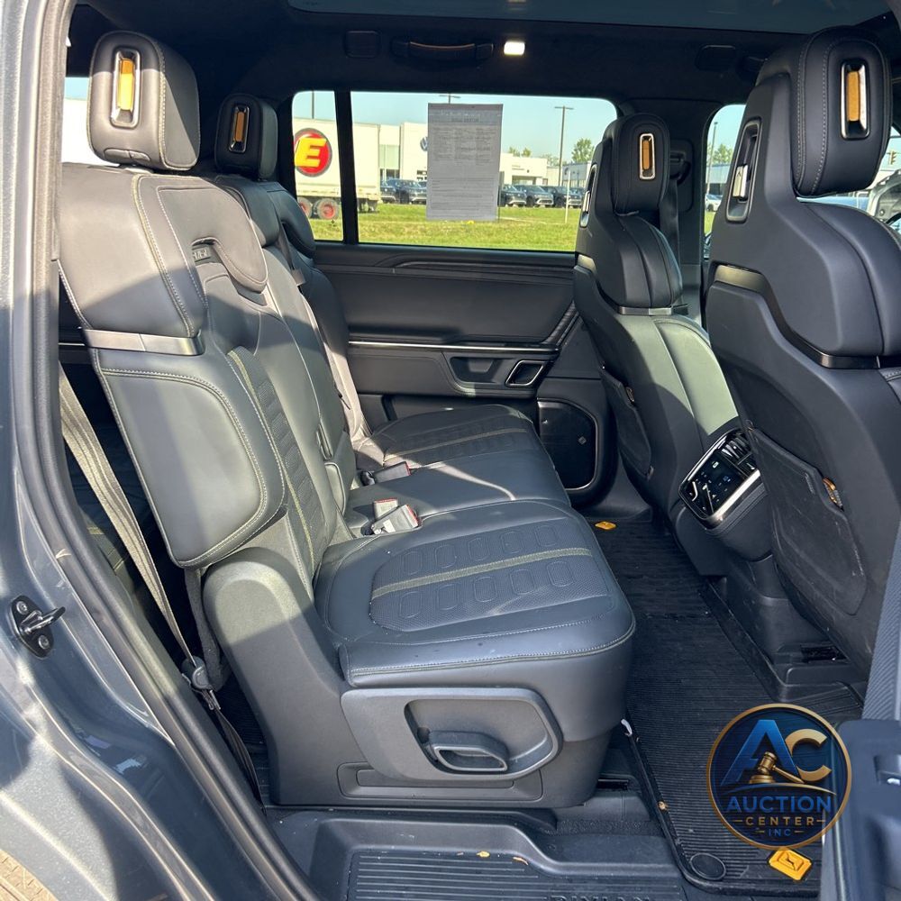 2024 Rivian R1S Adventure Dual-Motor