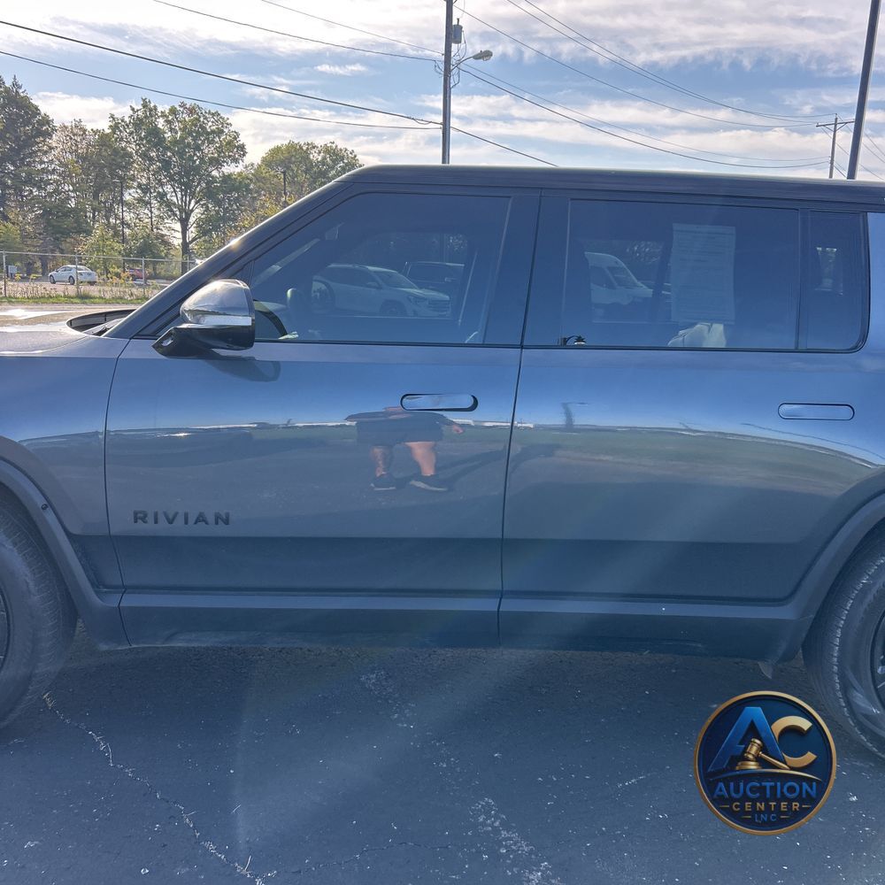 2024 Rivian R1S Adventure Dual-Motor