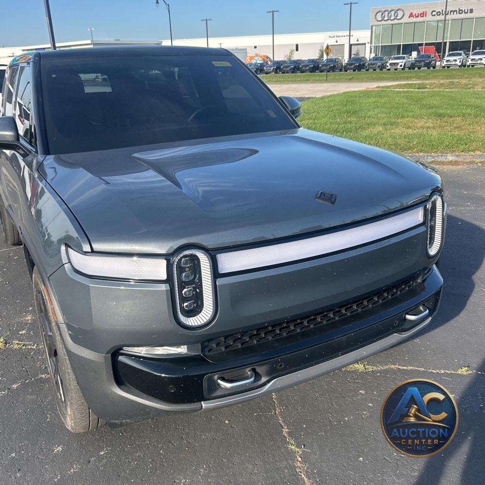 2024 Rivian R1S Adventure Dual-Motor