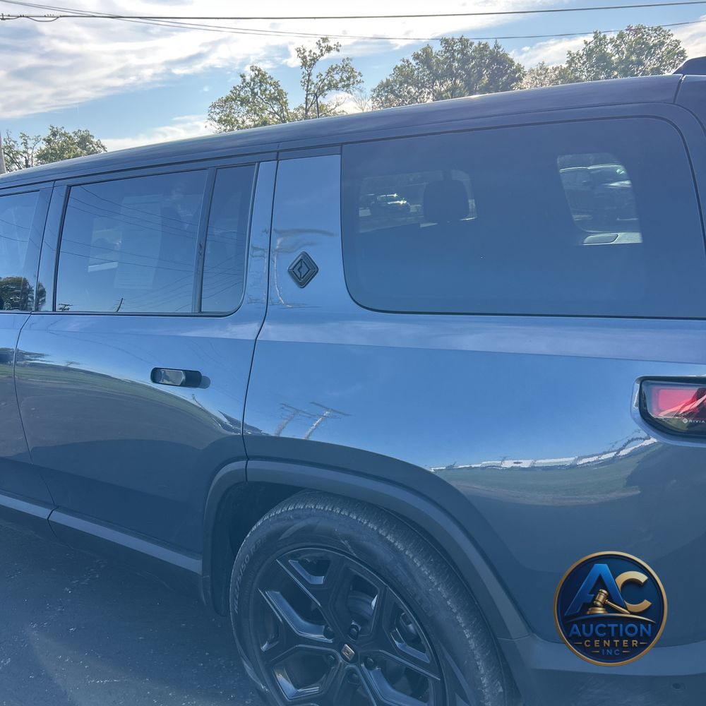 2024 Rivian R1S Adventure Dual-Motor