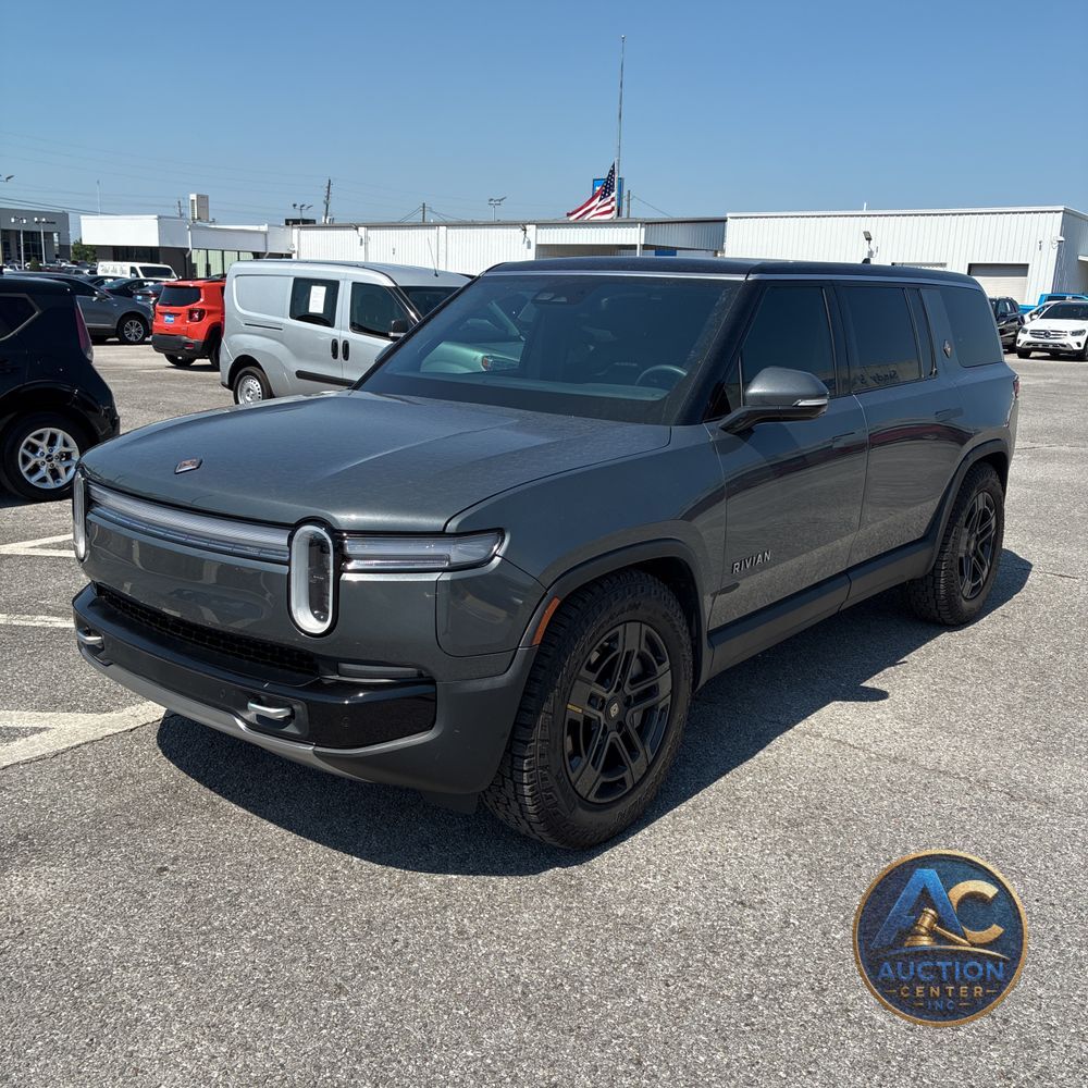 2025 Rivian R1S Adventure Dual-Motor