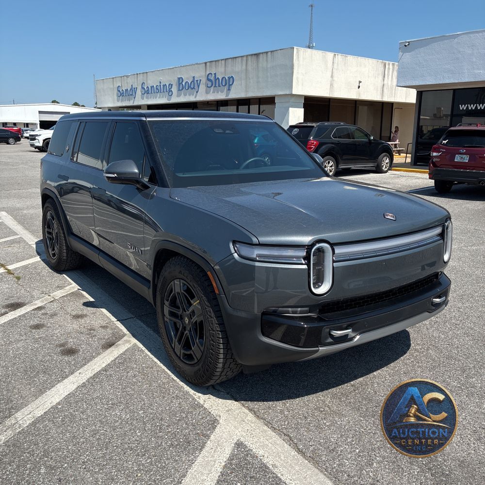 2025 Rivian R1S Adventure Dual-Motor