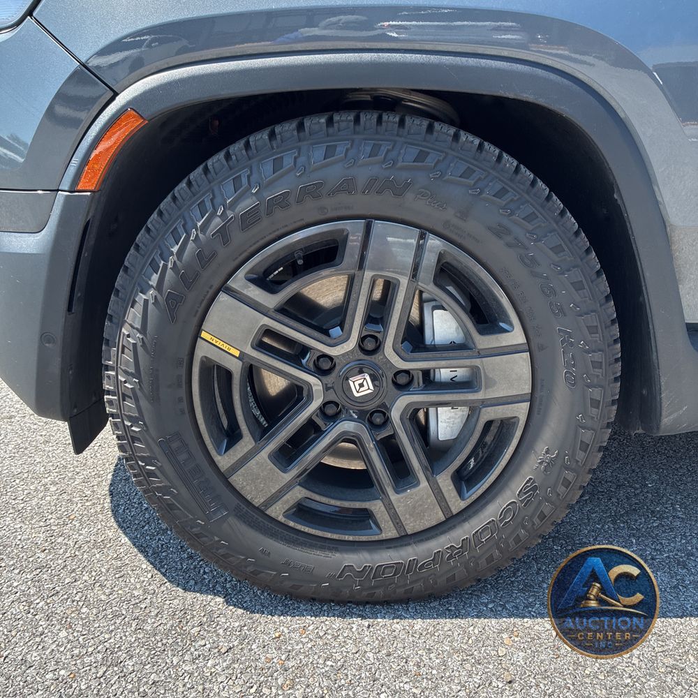 2025 Rivian R1S Adventure Dual-Motor