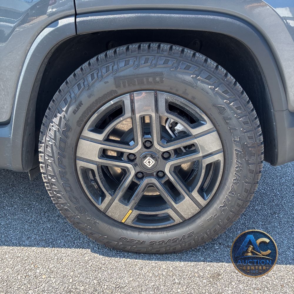 2025 Rivian R1S Adventure Dual-Motor