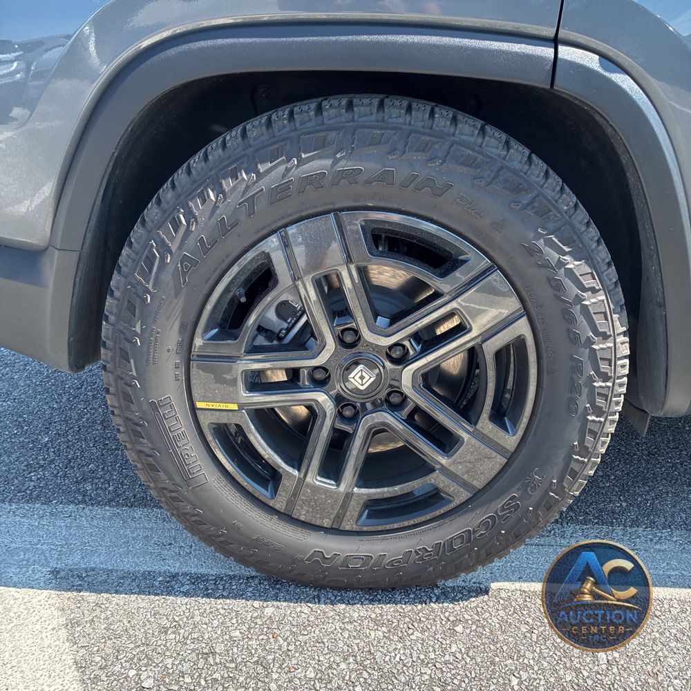 2025 Rivian R1S Adventure Dual-Motor