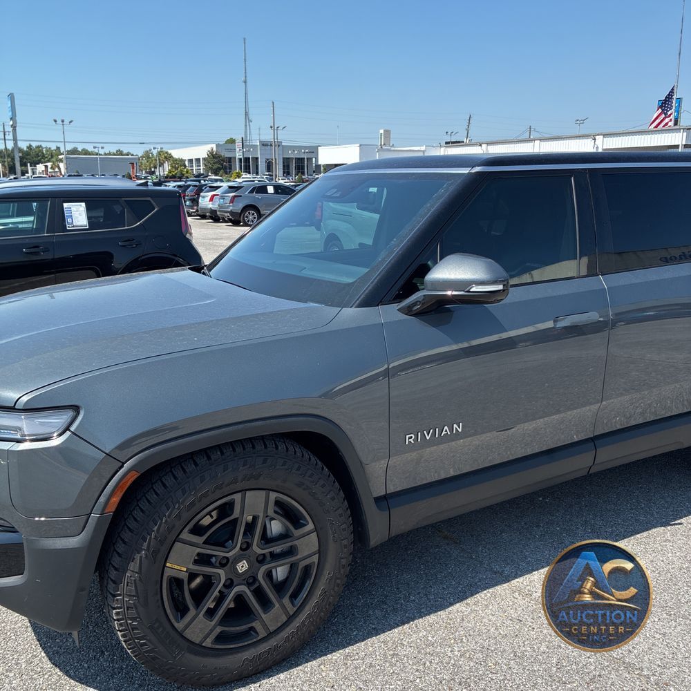 2025 Rivian R1S Adventure Dual-Motor