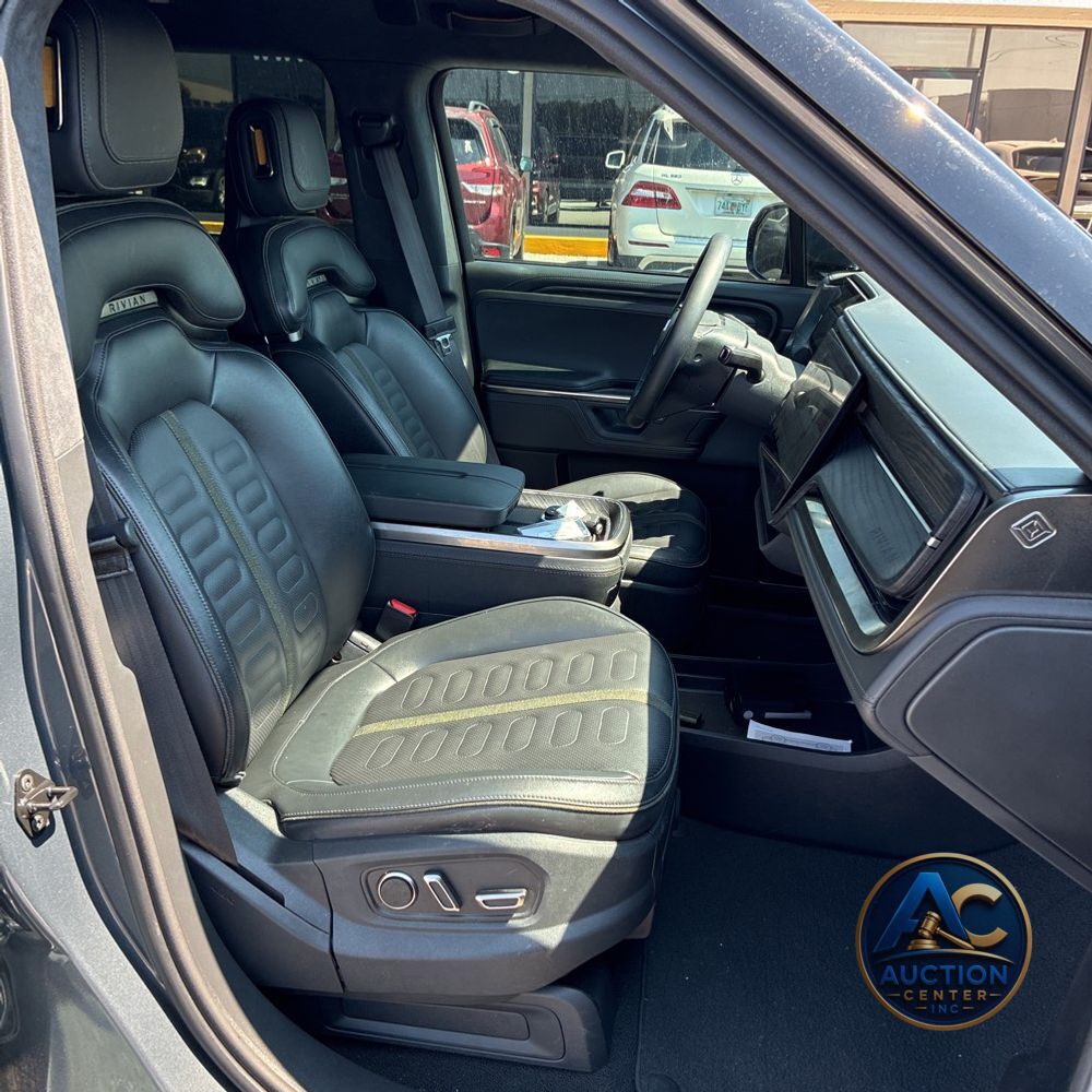 2025 Rivian R1S Adventure Dual-Motor