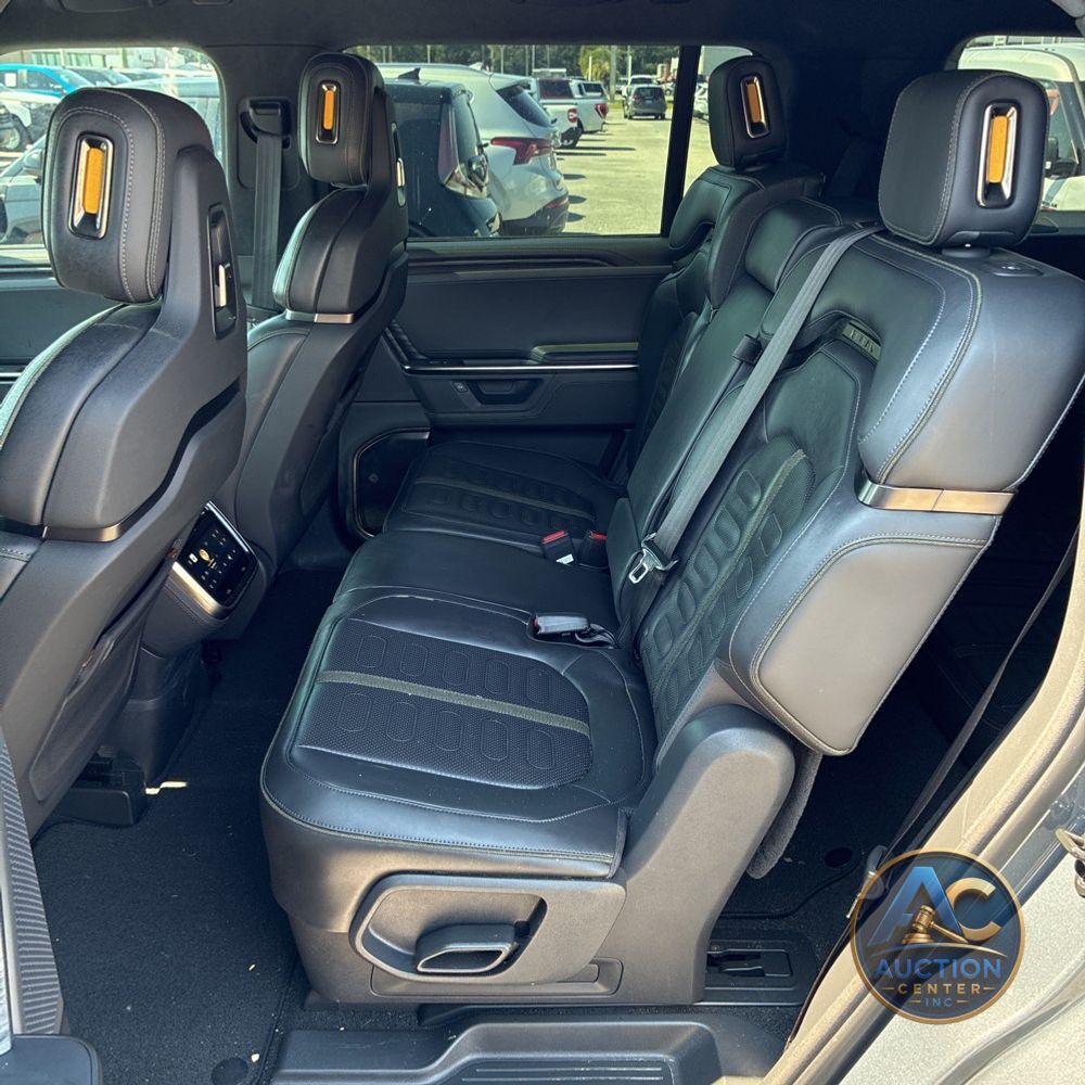 2025 Rivian R1S Adventure Dual-Motor