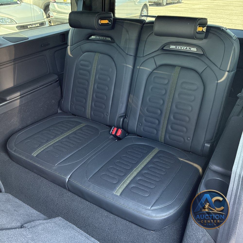2025 Rivian R1S Adventure Dual-Motor