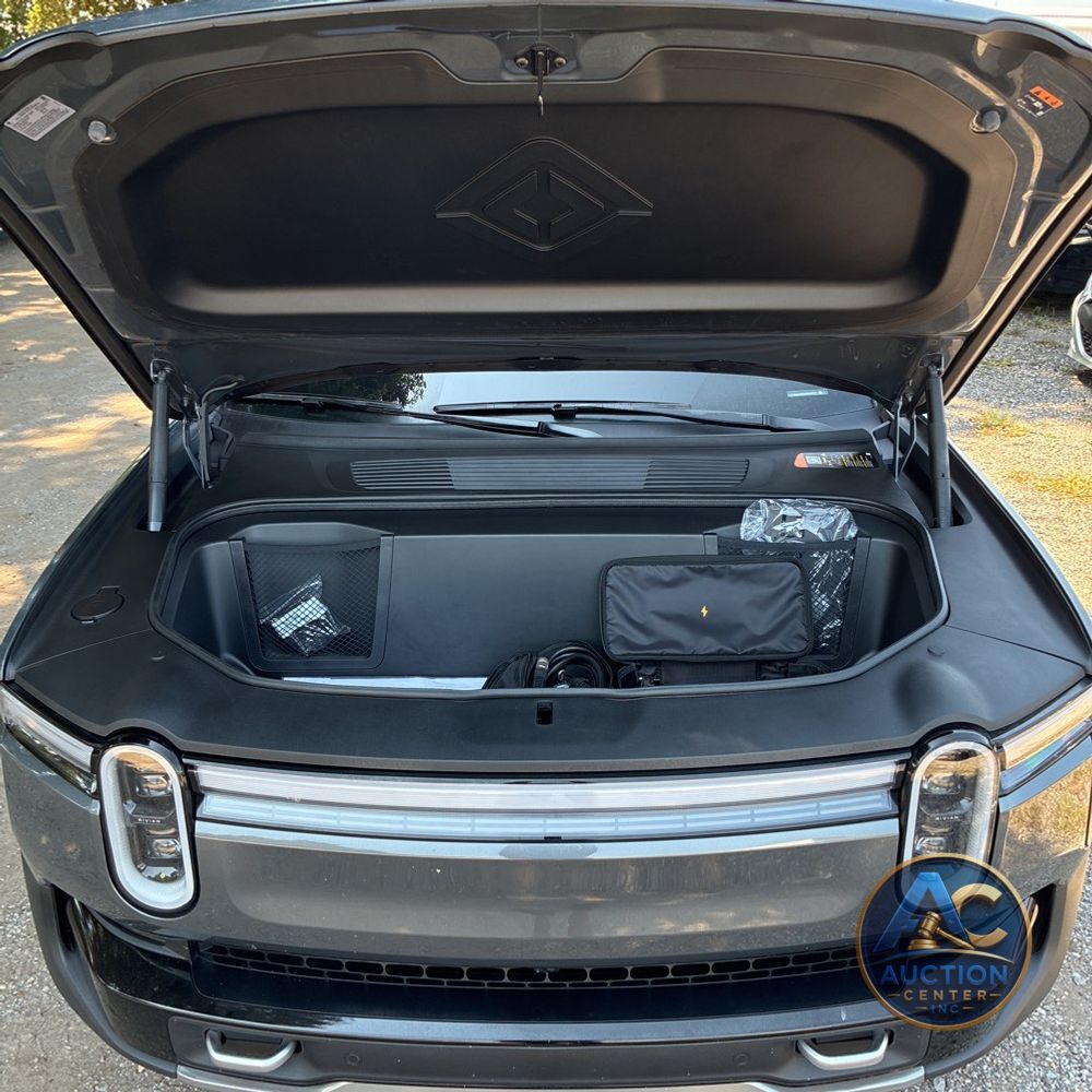 2025 Rivian R1S Adventure Dual-Motor