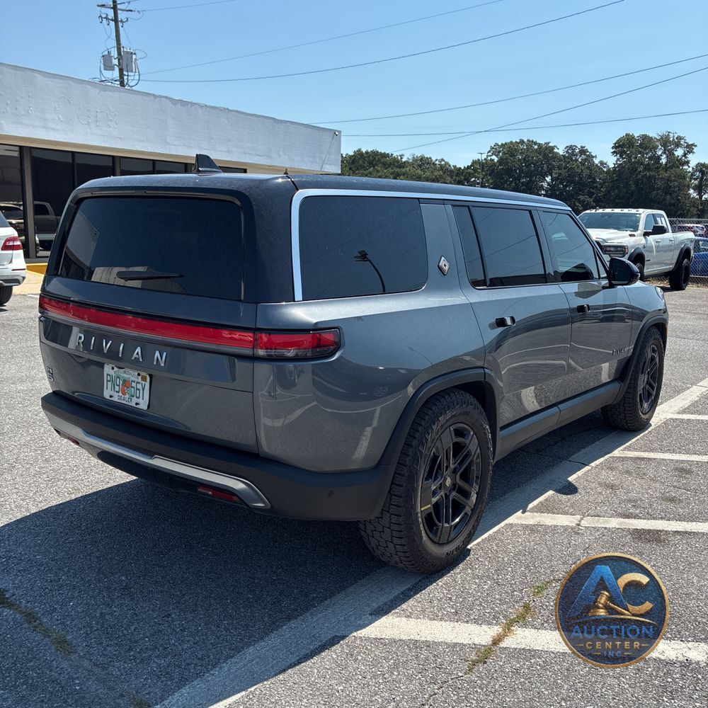 2025 Rivian R1S Adventure Dual-Motor