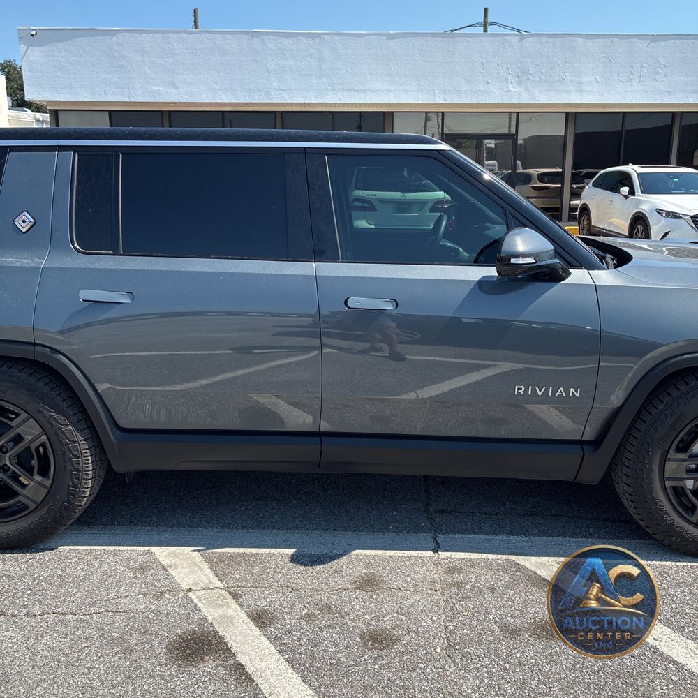 2025 Rivian R1S Adventure Dual-Motor