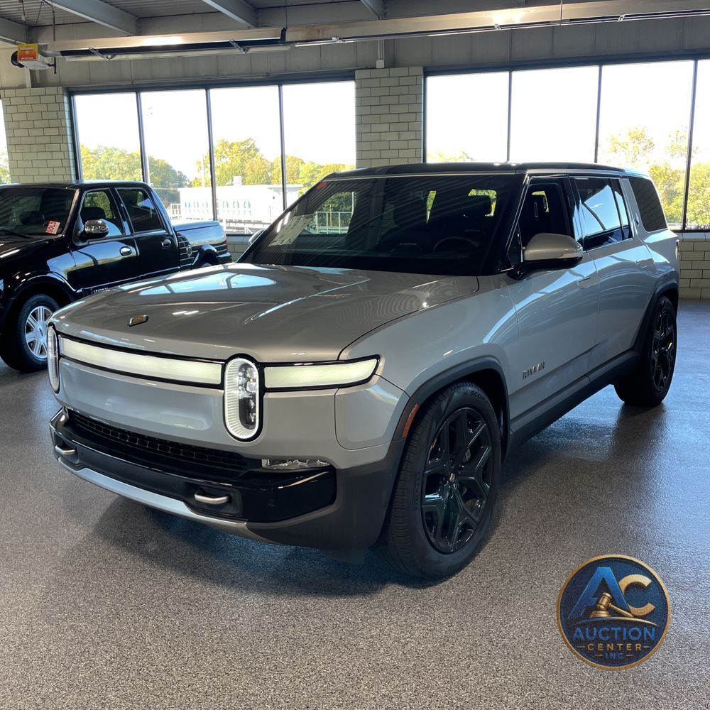 2024 Rivian R1S Adventure Dual-Motor