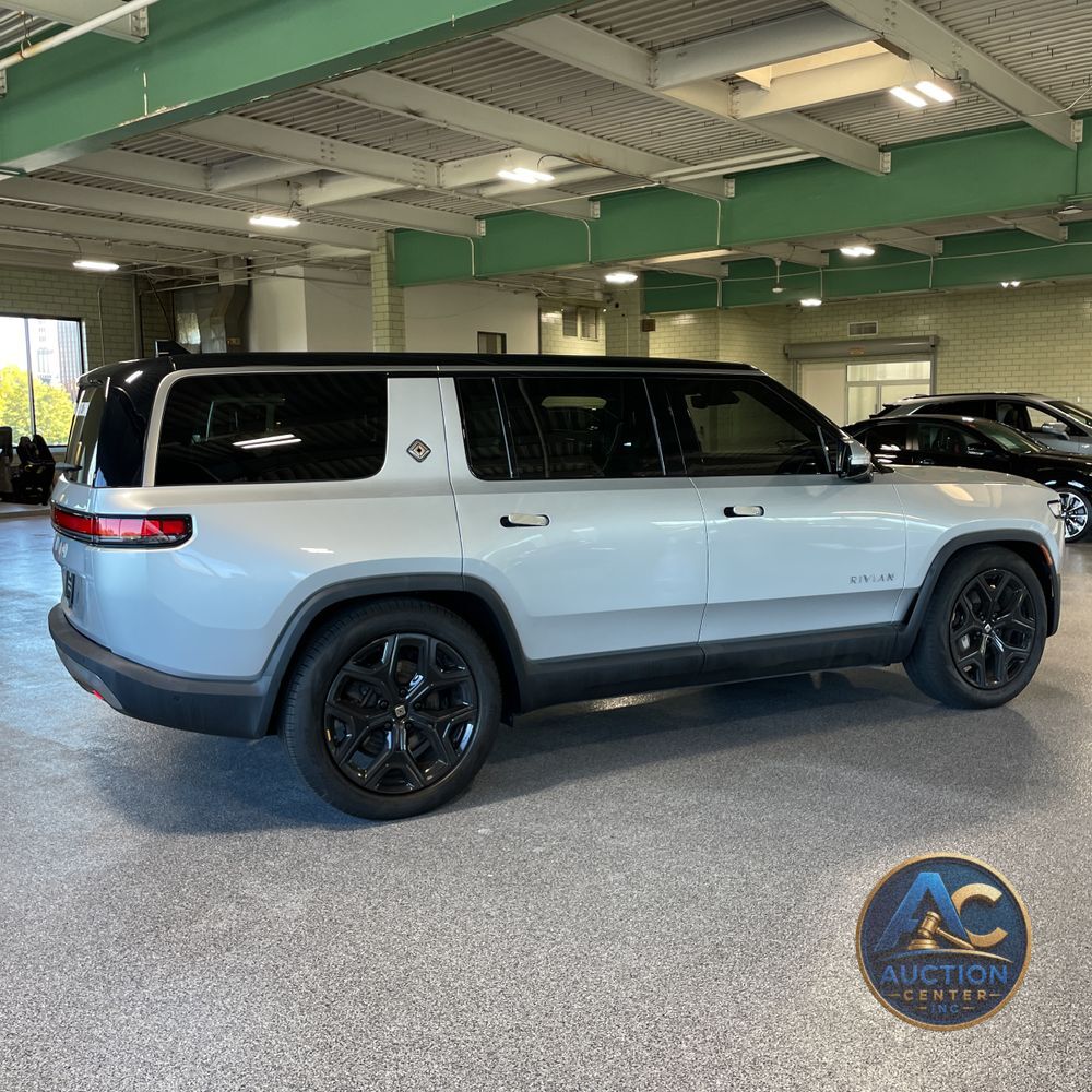 2024 Rivian R1S Adventure Dual-Motor