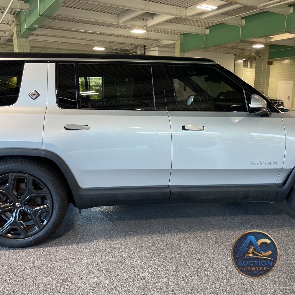 2024 Rivian R1S Adventure Dual-Motor