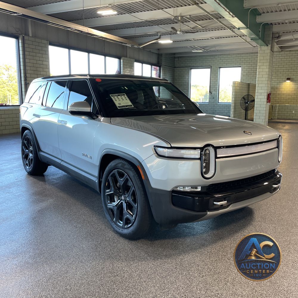 2024 Rivian R1S Adventure Dual-Motor