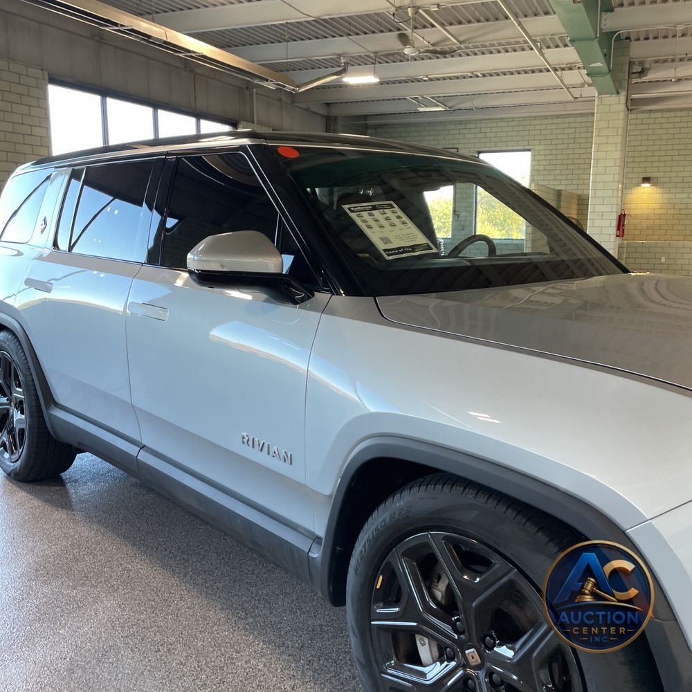 2024 Rivian R1S Adventure Dual-Motor