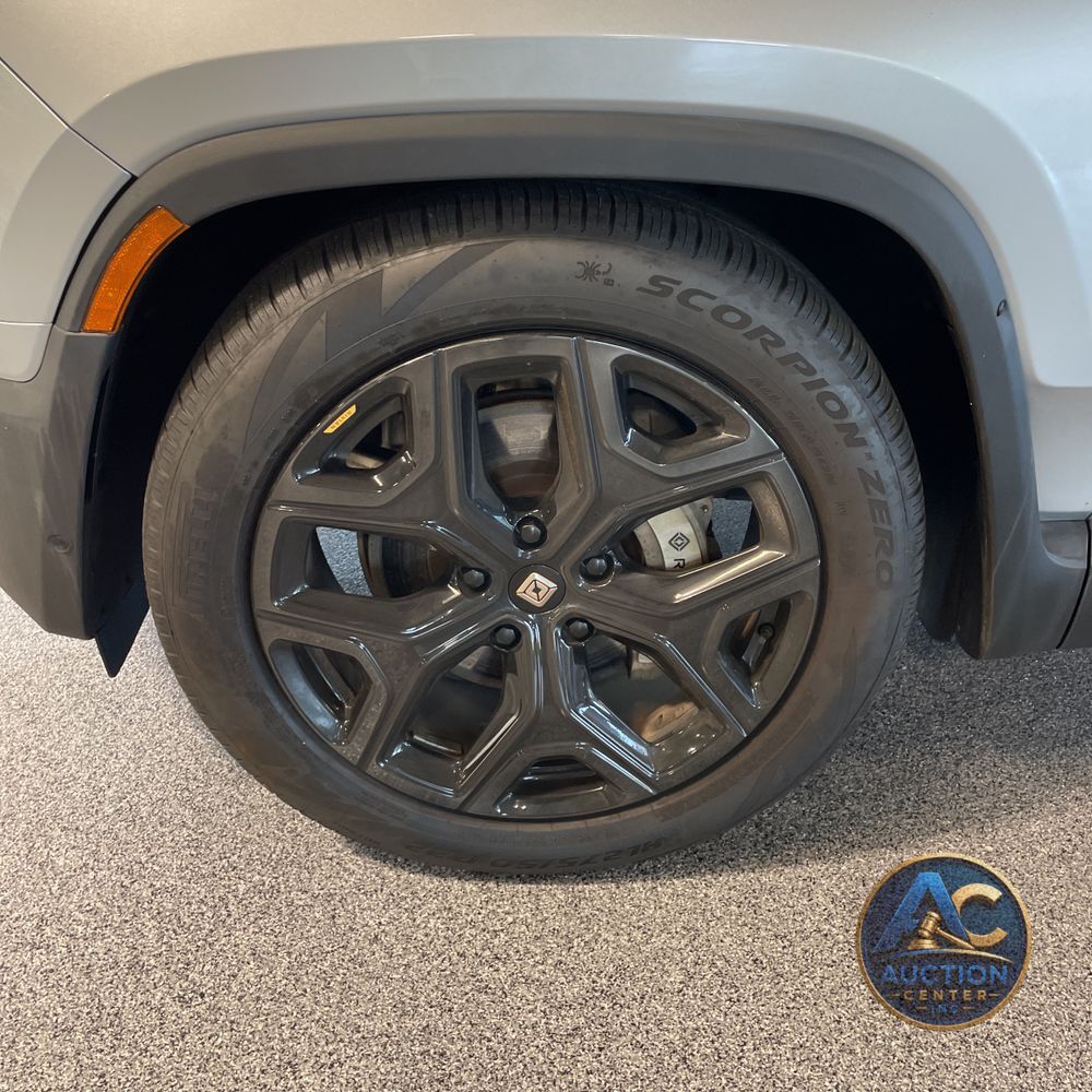 2024 Rivian R1S Adventure Dual-Motor
