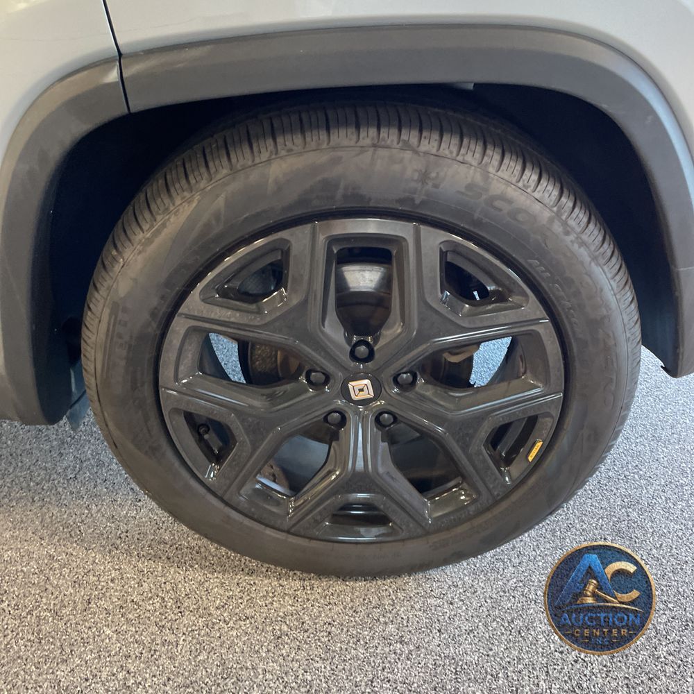 2024 Rivian R1S Adventure Dual-Motor