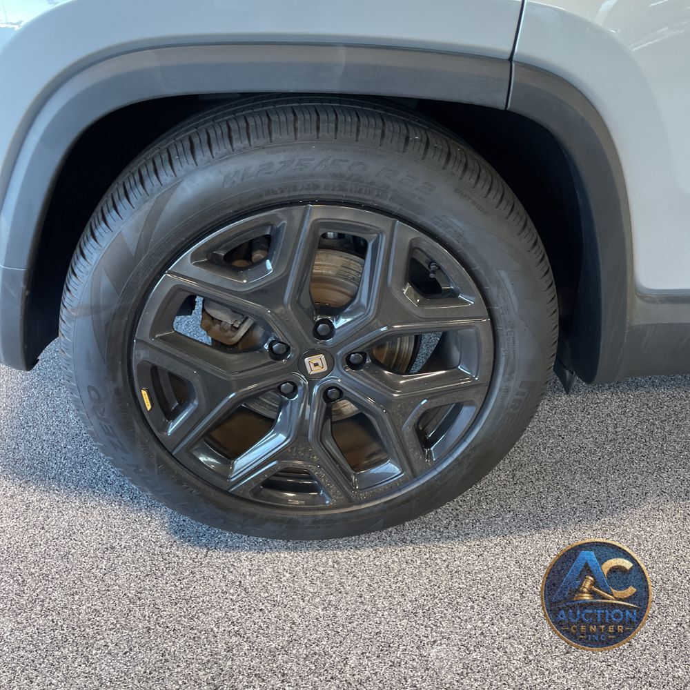 2024 Rivian R1S Adventure Dual-Motor