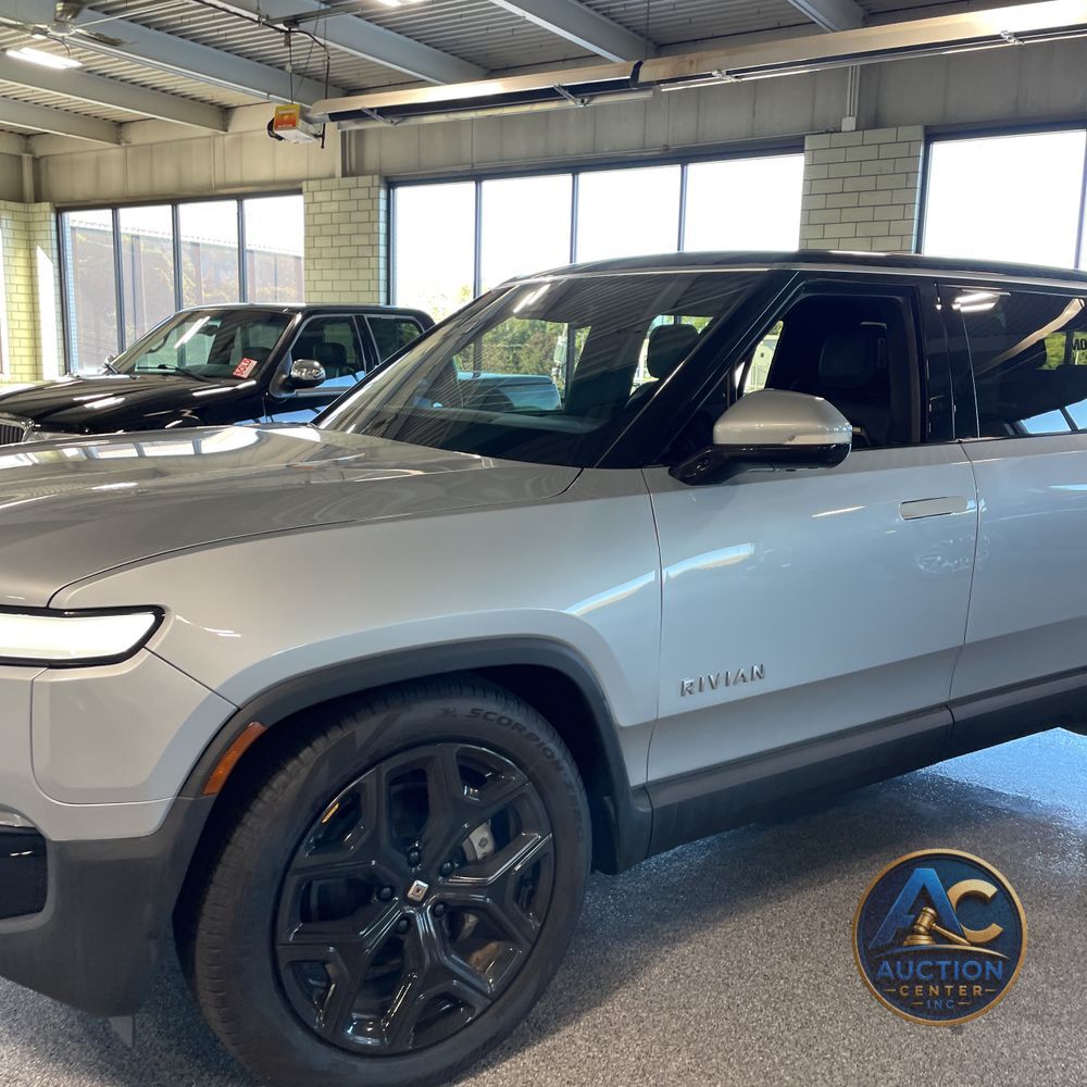 2024 Rivian R1S Adventure Dual-Motor