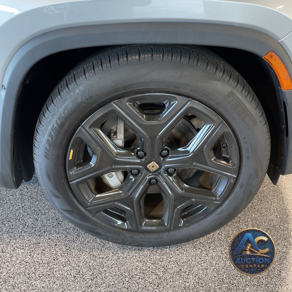 2024 Rivian R1S Adventure Dual-Motor