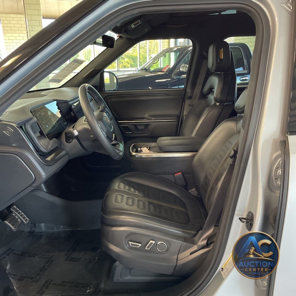 2024 Rivian R1S Adventure Dual-Motor