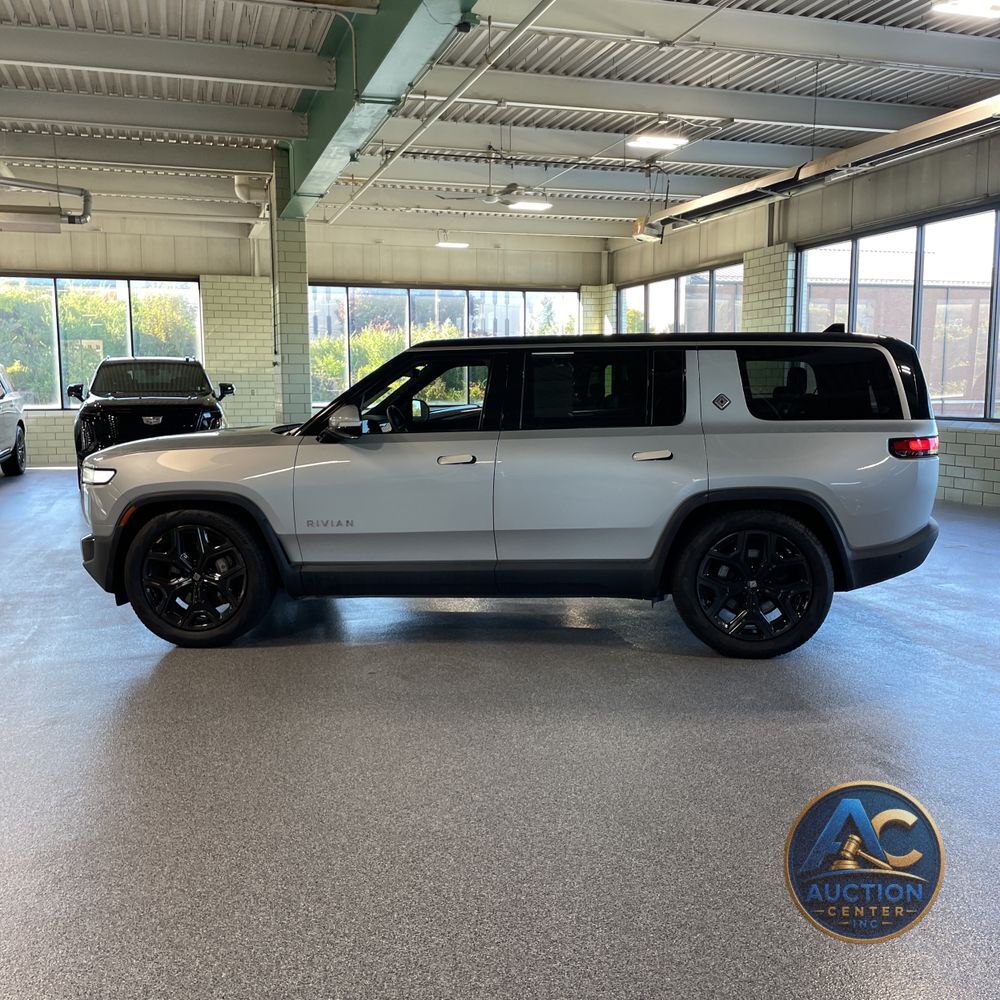 2024 Rivian R1S Adventure Dual-Motor