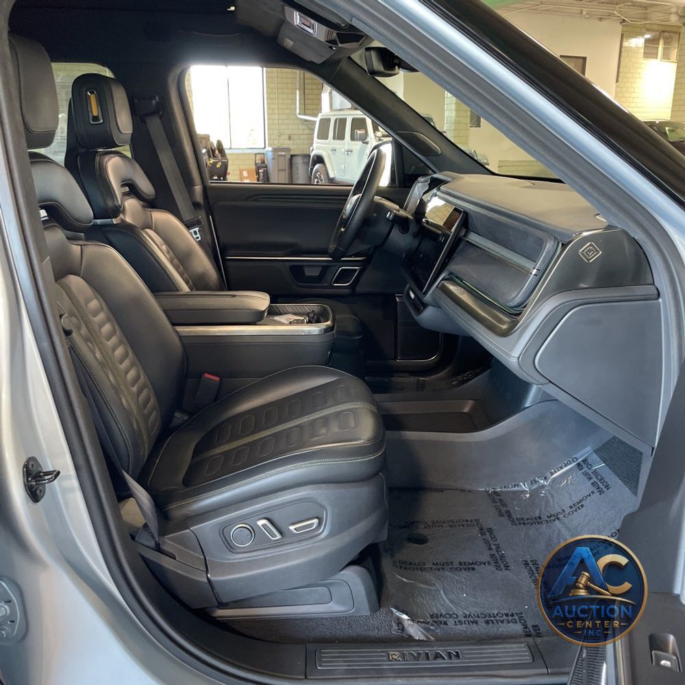 2024 Rivian R1S Adventure Dual-Motor