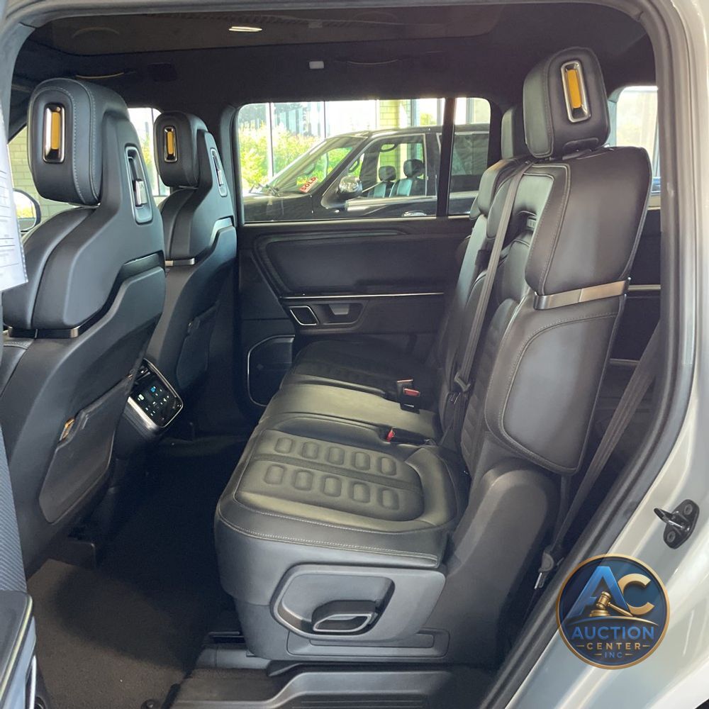 2024 Rivian R1S Adventure Dual-Motor