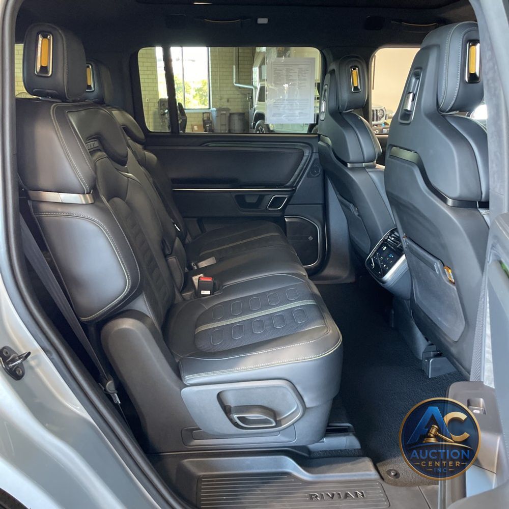 2024 Rivian R1S Adventure Dual-Motor