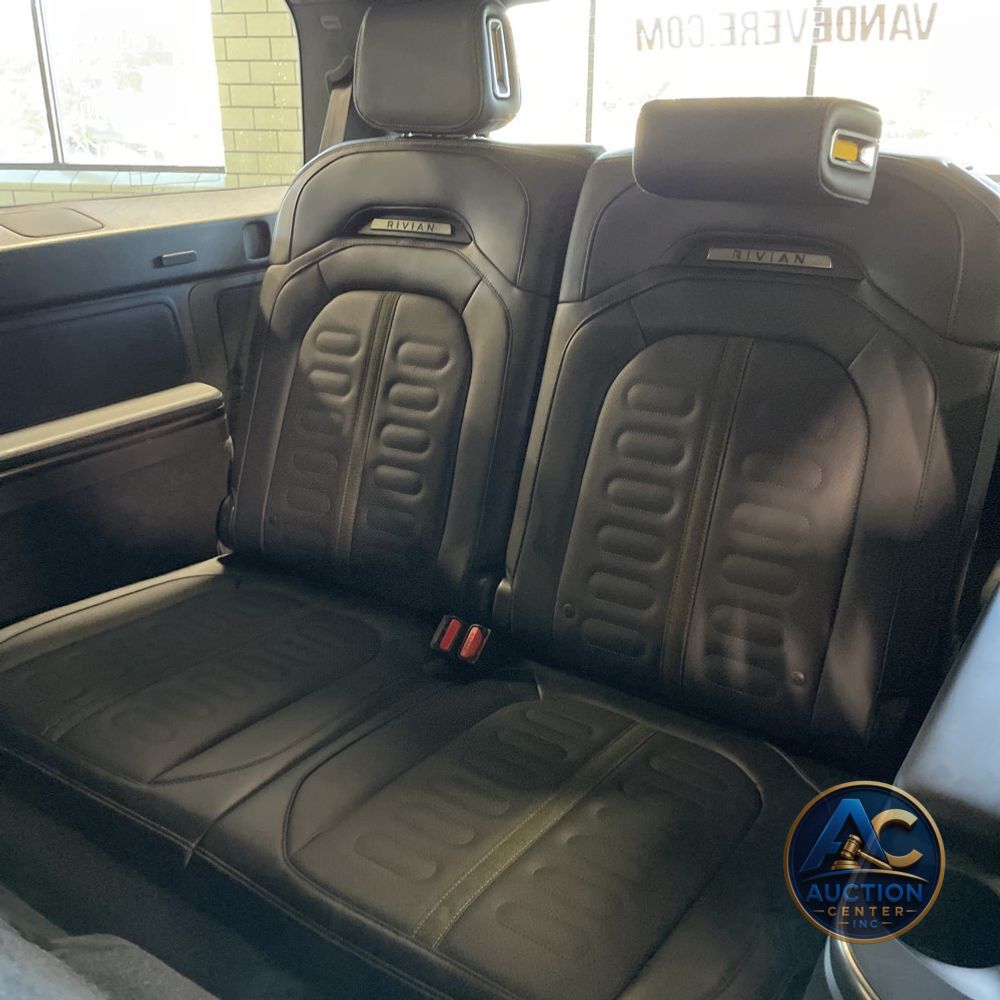 2024 Rivian R1S Adventure Dual-Motor