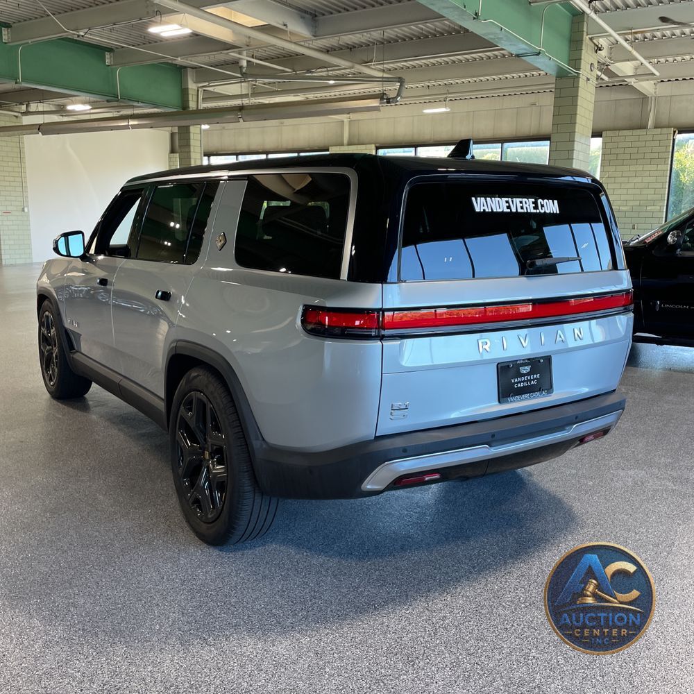 2024 Rivian R1S Adventure Dual-Motor