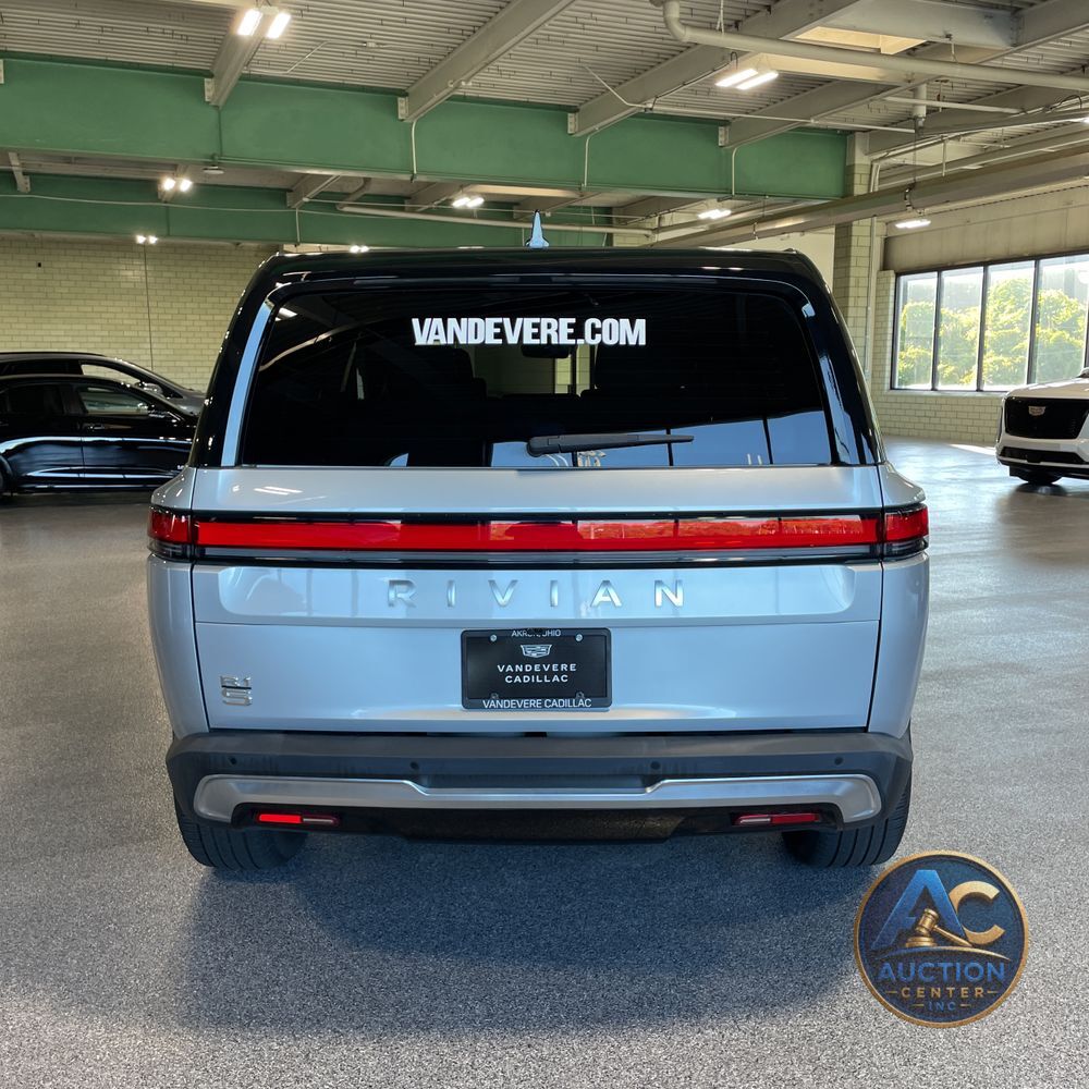 2024 Rivian R1S Adventure Dual-Motor
