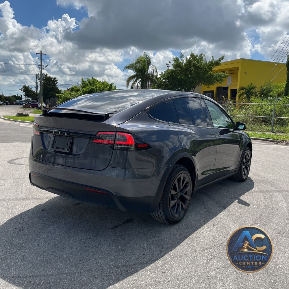 2023 Tesla Model X Long Range