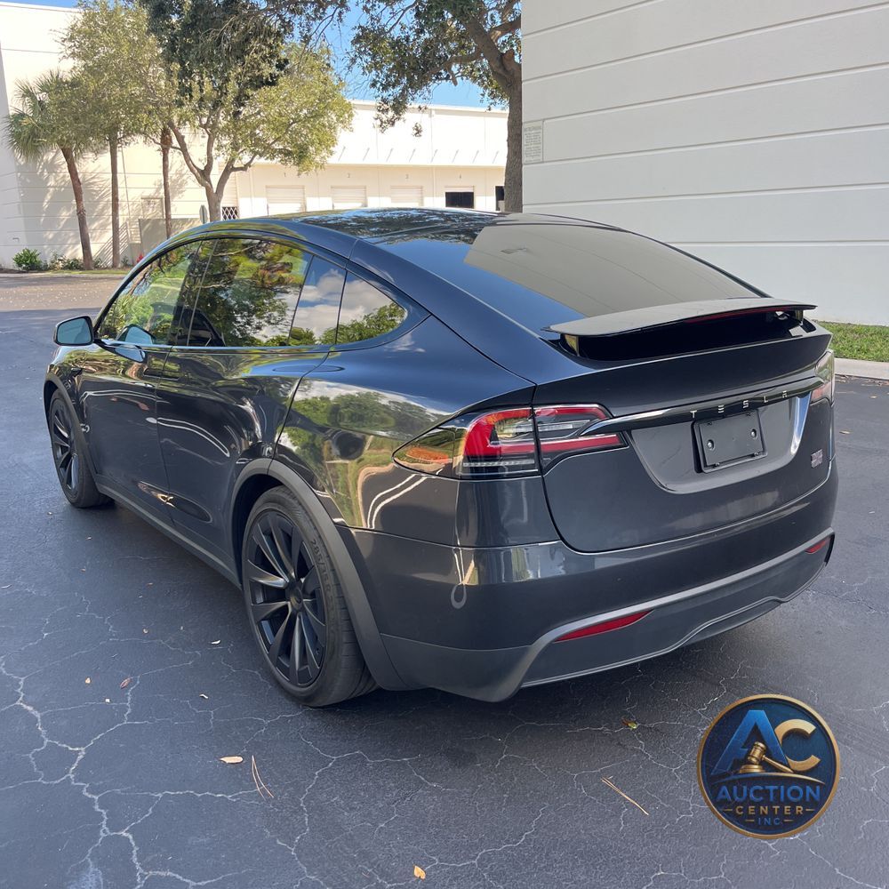 2024 Tesla Model X Plaid