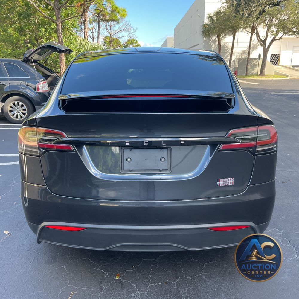 2024 Tesla Model X Plaid