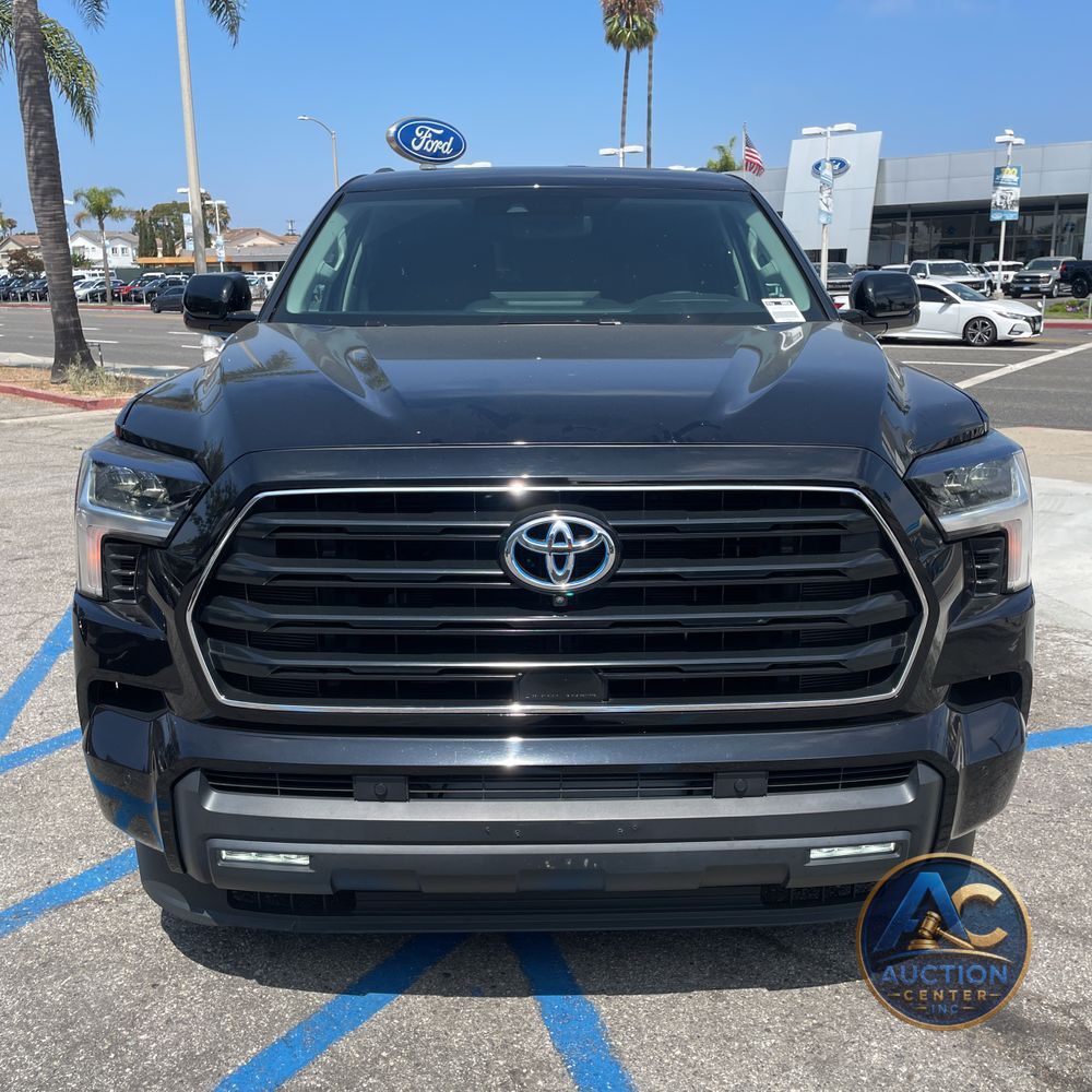 2023 Toyota Sequoia SR5