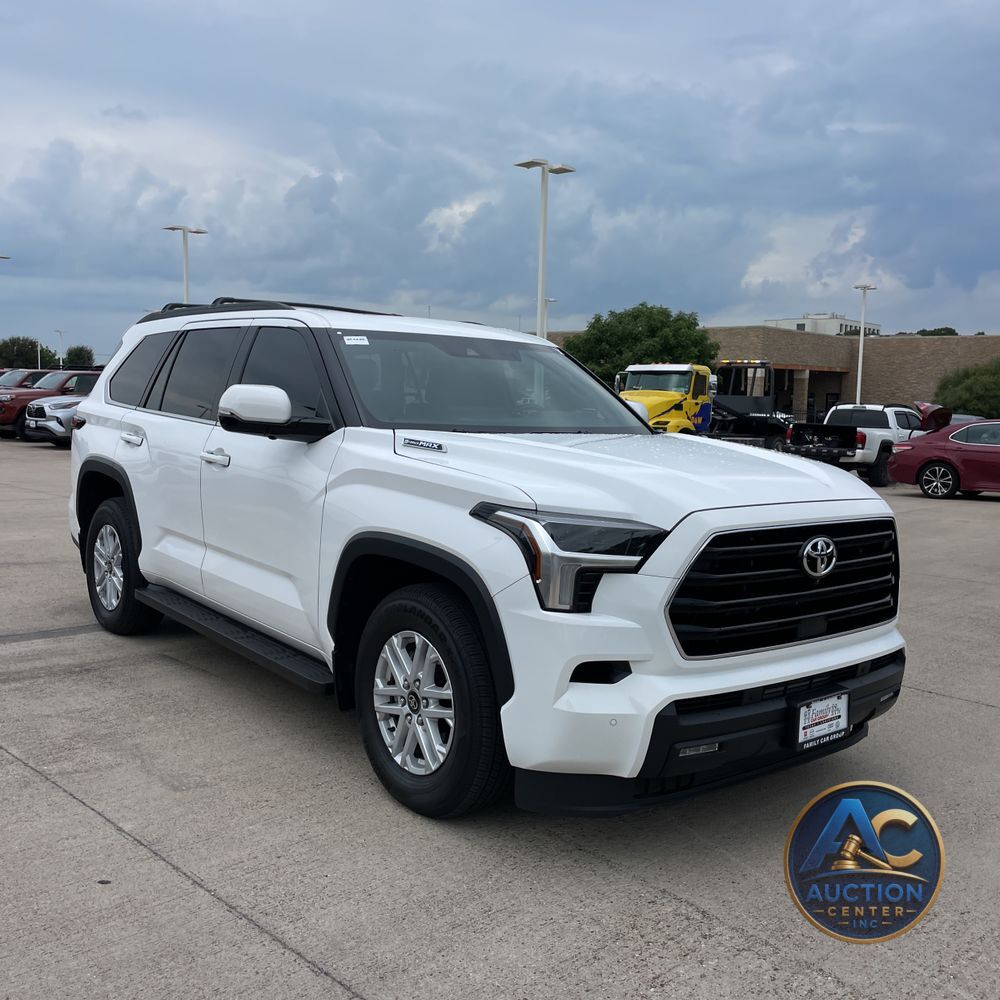 2025 Toyota Sequoia SR5