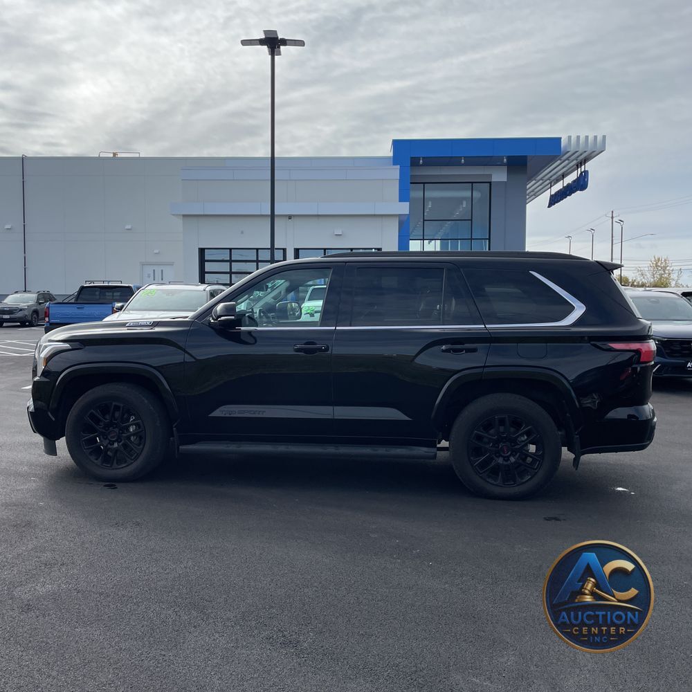 2024 Toyota Sequoia SR5
