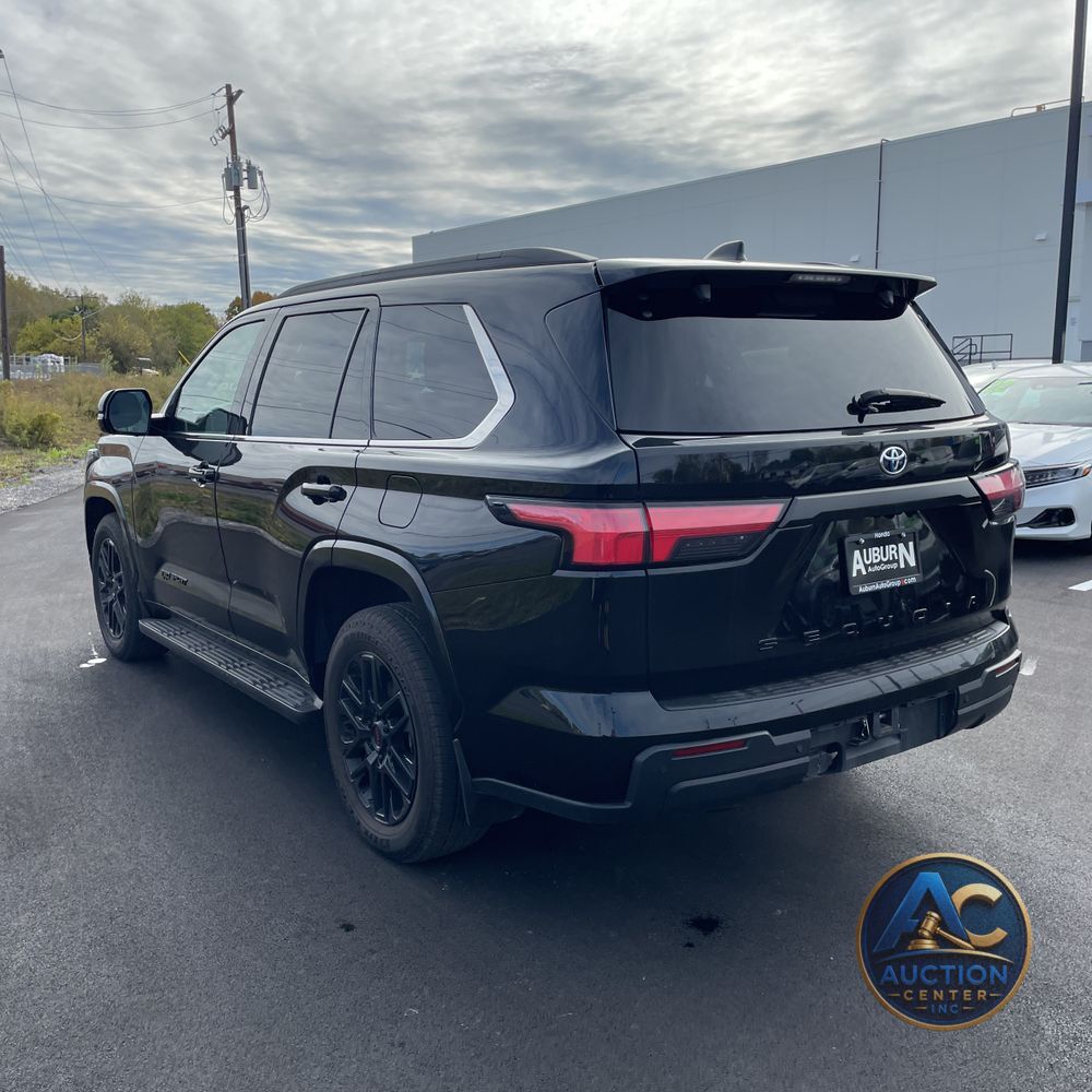 2024 Toyota Sequoia SR5